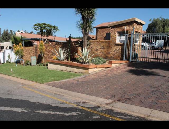 2 BEDROOM TOWNHOUSE FOR SALE IN BRUMA